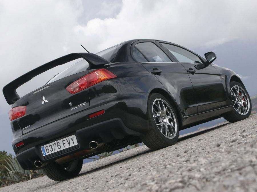  Mitsubishi Lancer Evolution X 2008 года  (EU) (фото 2 из 21)